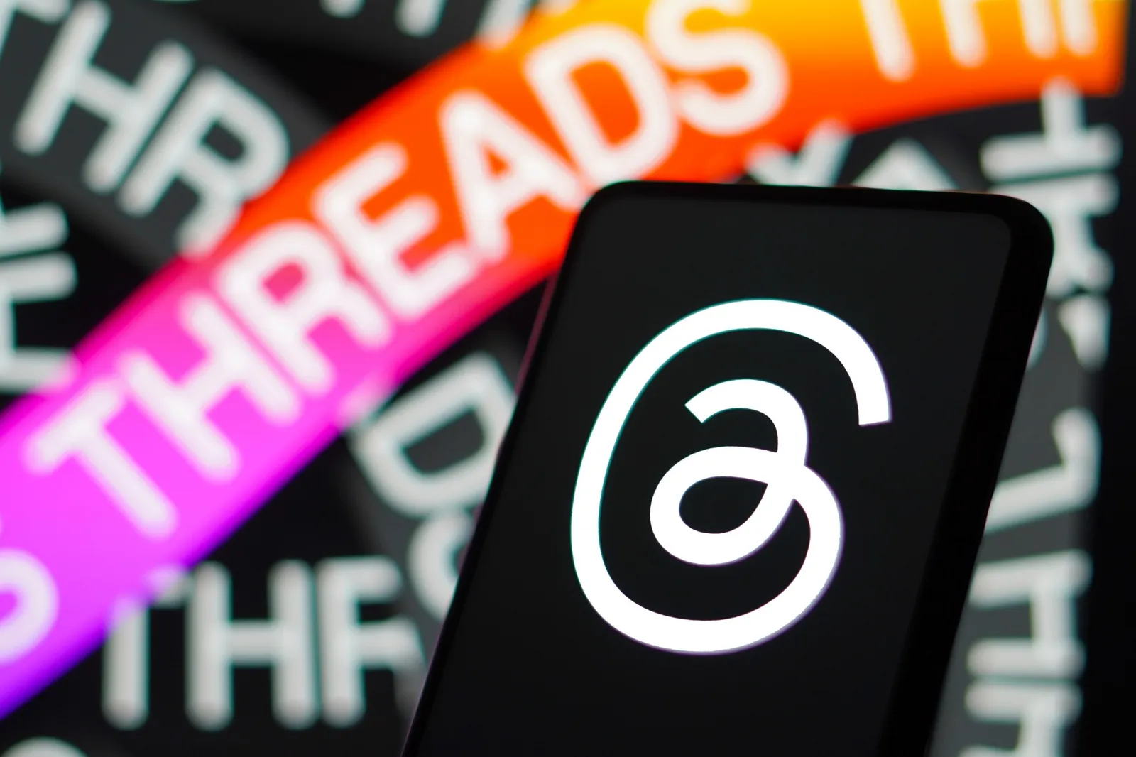 Threads 開放廣告投放！看準 3 億月活躍用戶，Meta 加速商業化變現