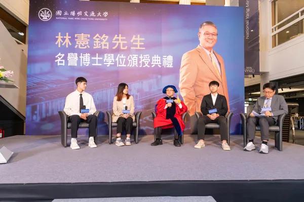 緯創董事長林憲銘與陽明交大學生進行座談會.jpg