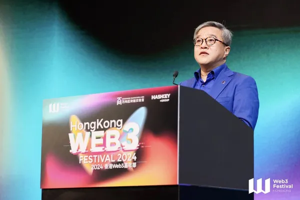 全國人大代表、全國工商聯副主席、萬向集團董事長兼CEO魯偉鼎