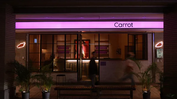 信義區新型蔬果調酒吧「Carrot」開幕！香菜、苦瓜等蔬果入酒，不喜歡的味道竟然變好喝了