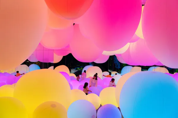 teamLab《光球管弦樂團》