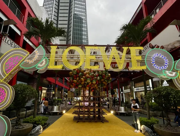LOEWE Paula’s Ibiza 夜市活動