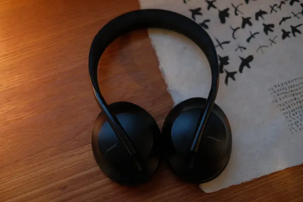 設計助攻物 Bose 700