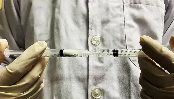 歐承健注射器