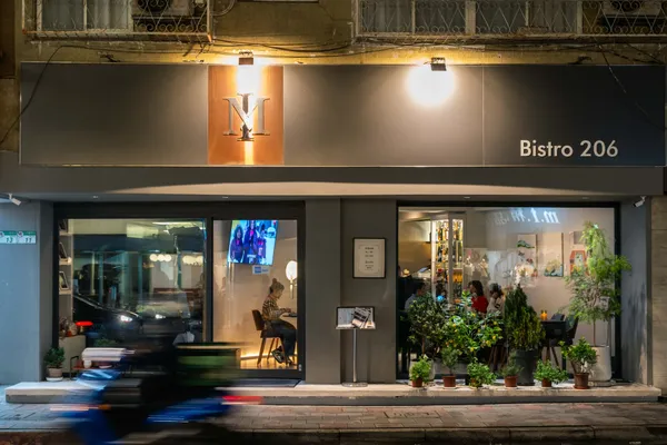 Bistro 206_01