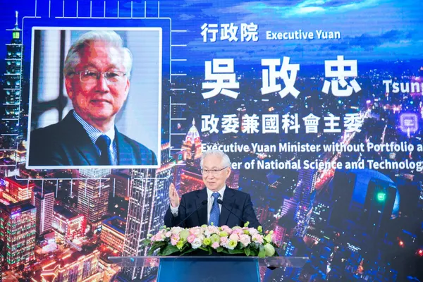 行政院政委兼國科會主委吳政忠