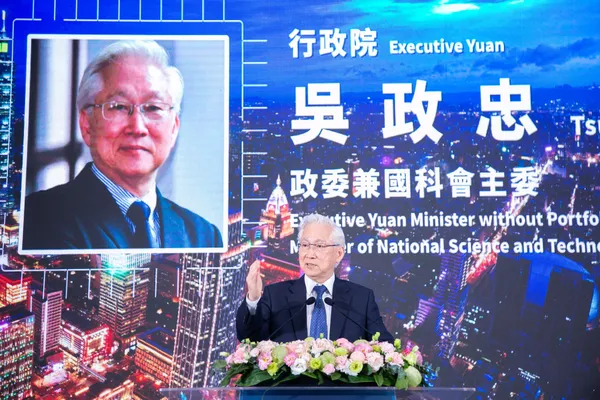 前行政院政務委員兼國科會主委吳政忠