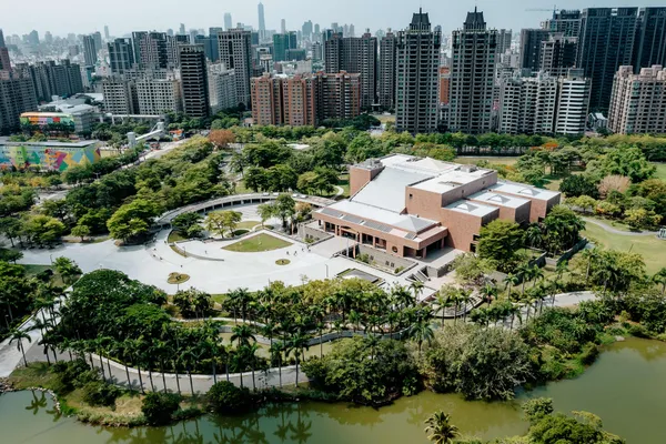 高美館《瞬間－穿越繪畫與攝影之旅》
