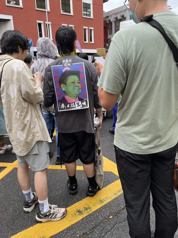 立法院外