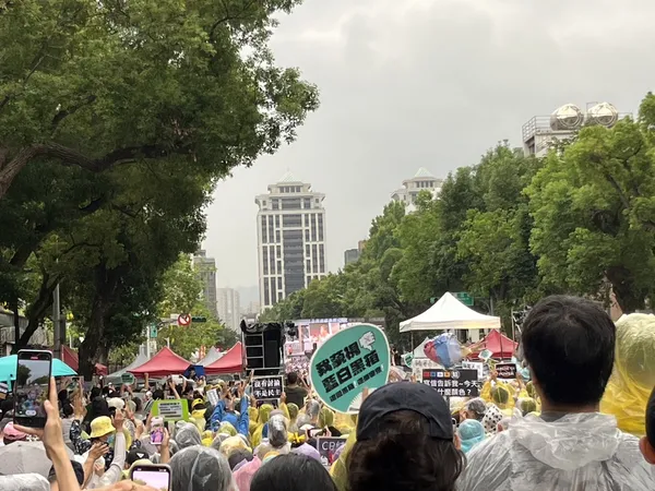 立法院外