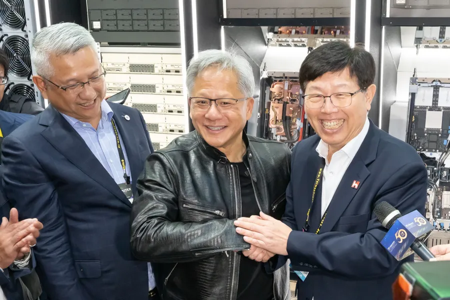 鴻海Q2淨利大增近60％！承諾GB200「Q4一定出貨」，預計2025Q1放量