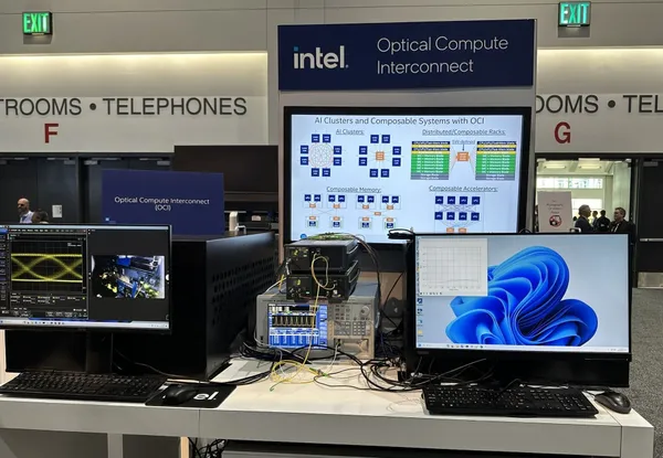 英特爾近期推出與CPU共同封裝的「OCI（Optical Compute Interconnect）