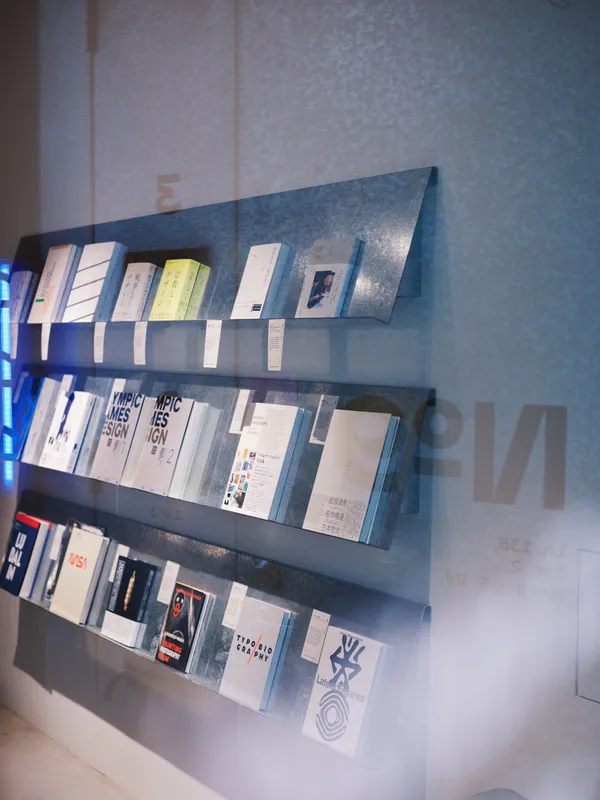 重本書店「Temporarily Open 暫時開放」
