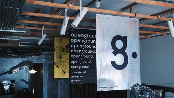 重本書店「Temporarily Open 暫時開放」