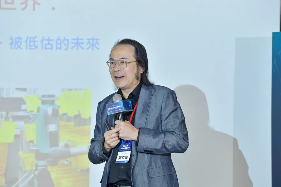 中華電信人事大搬風！簡立峰出任法人董事，董事長郭水義將卸任、由他接手
