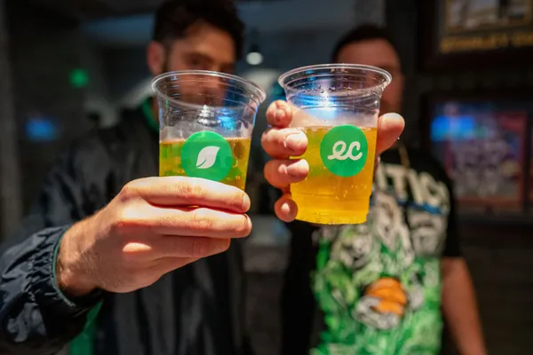 開趴也能救地球！Earth Brands 3年售出5,000萬個環保杯，連萬豪酒店也來合作 