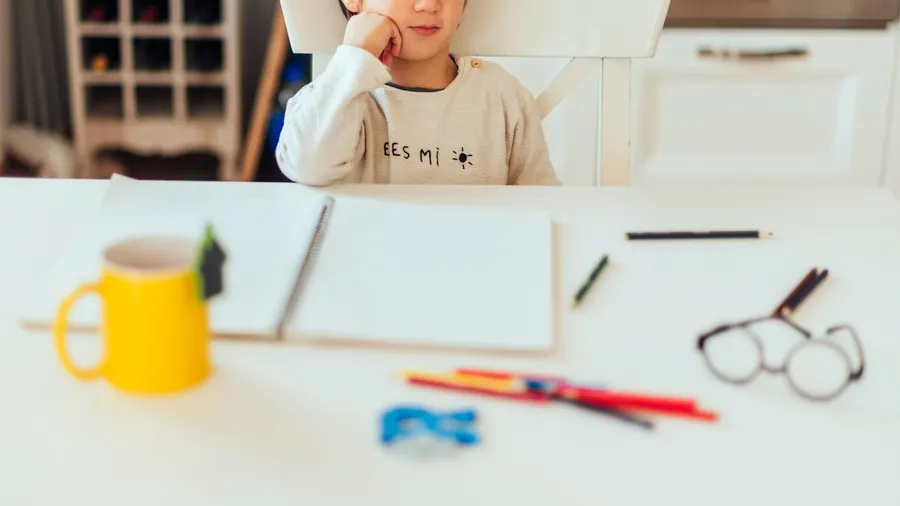 【觀點】小孩僅睡6小時、軍事化生活…AI世代下的人才養成，台灣教育走偏了哪一步？