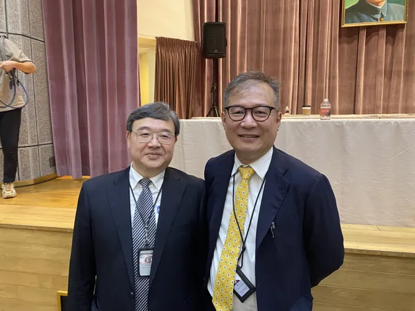 和碩總經理鄧國彥(左)和鄭光志(又.jpg