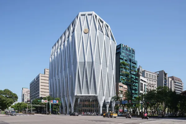 上海商銀總行大樓落成