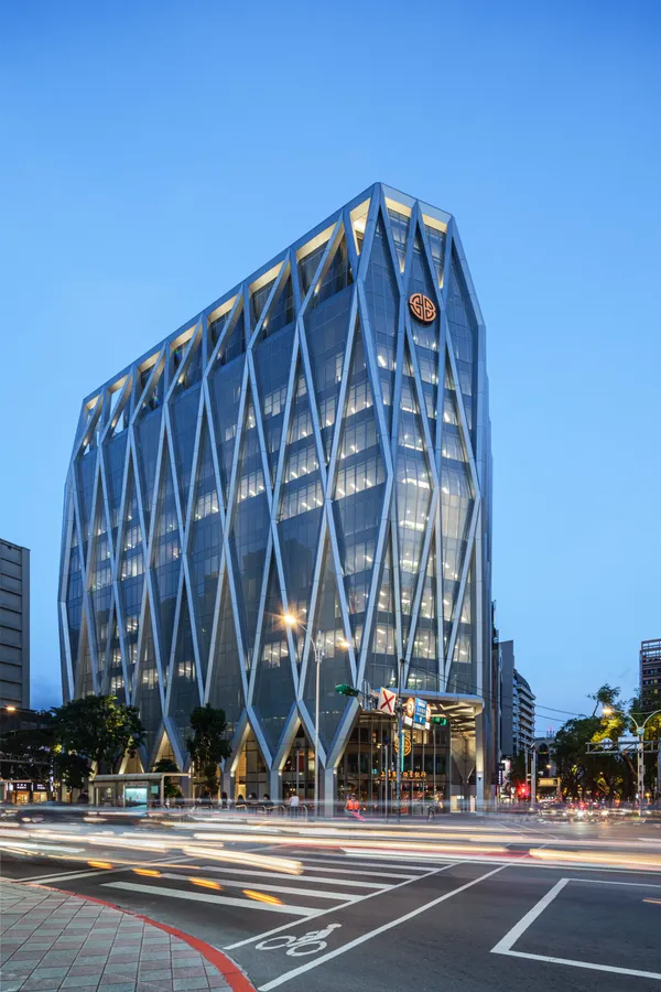 上海商銀總行大樓落成