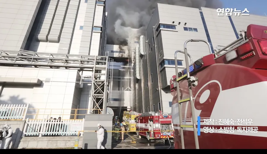 3.5萬顆鋰電池不斷爆炸、劇毒氣體飄散！一場火災，為何成韓國史上最嚴重工廠事故？