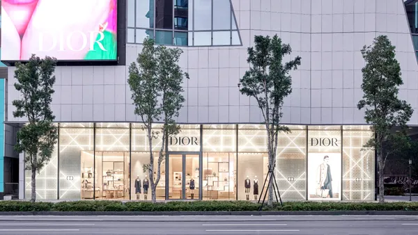Dior 全台首間獨立街邊店！橫跨 Diamond Towers 兩層樓，致敬巴黎蒙田大道總店設計