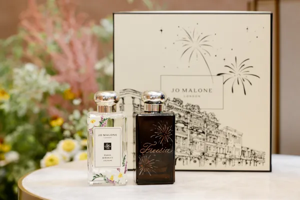 Jo Malon London大稻埕形象概念店彩繪瓶身服務.jpg