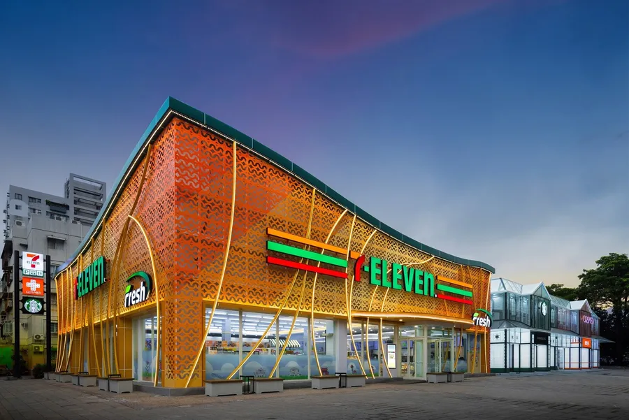 7-ELEVEN第7,000店落腳台南！亮橘「首府門市」裝潢超吸睛，整理3大門市亮點