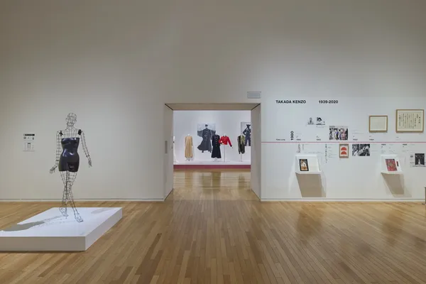 日本時裝設計師 KENZO 逝世後首檔大型個展在東京