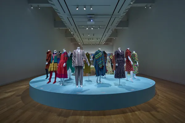 日本時裝設計師 KENZO 逝世後首檔大型個展在東京