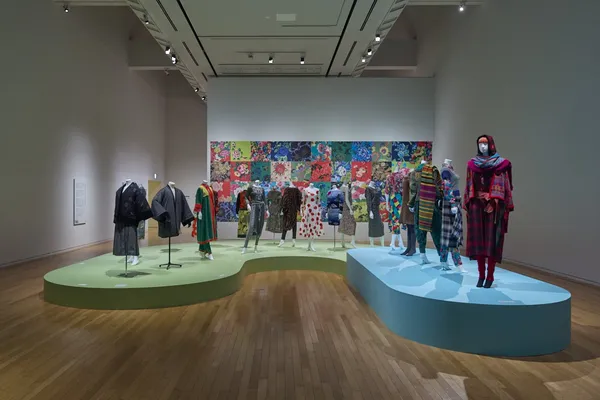 日本時裝設計師 KENZO 逝世後首檔大型個展在東京