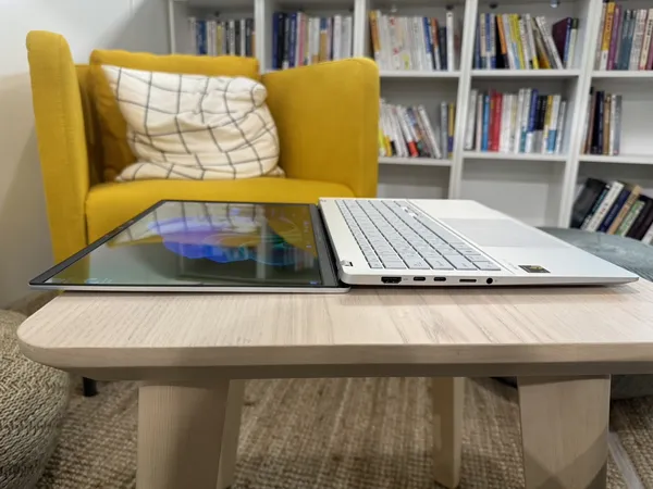 華碩Vivobook S 15 S5507  180度