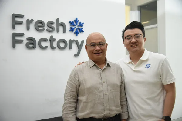 Fresh Factory共同創辦人暨商務長Widijastoro Nugroho（左）和共同創辦人