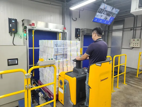 隆興冷凍作業照