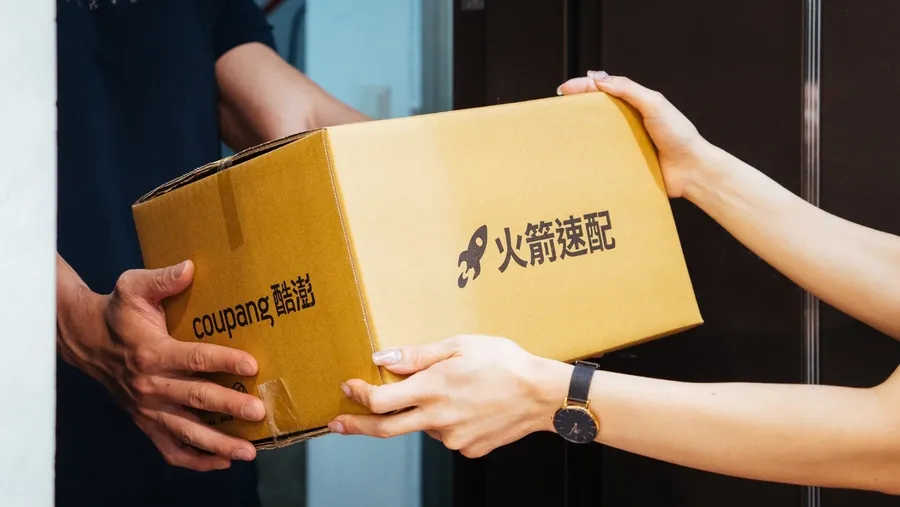 高哩程購物日常化！酷澎、淘寶、亞馬遜三強爭霸，一圖看懂跨境電商流量戰局