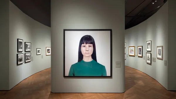 V&A 攝影特展《脆弱之美》：匯聚 140 位攝影師 300 件作品，展出橫跨半世紀的珍貴照片