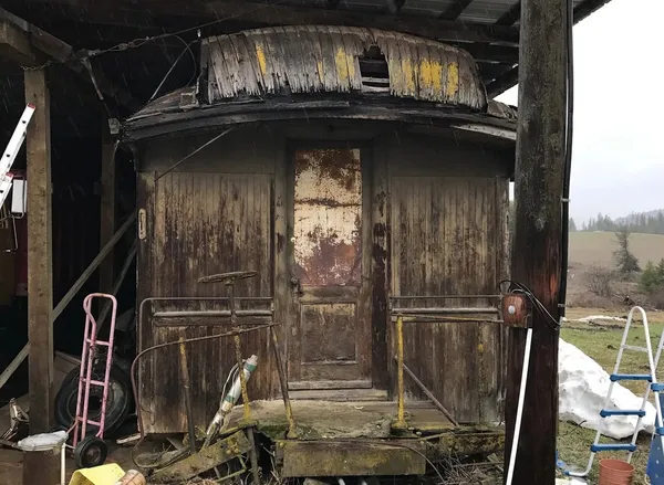 廢棄車廂一舉成為超熱門 Airbnb！「306 號車廂」復刻 1900 年火車，打造兼具復古與舒適性