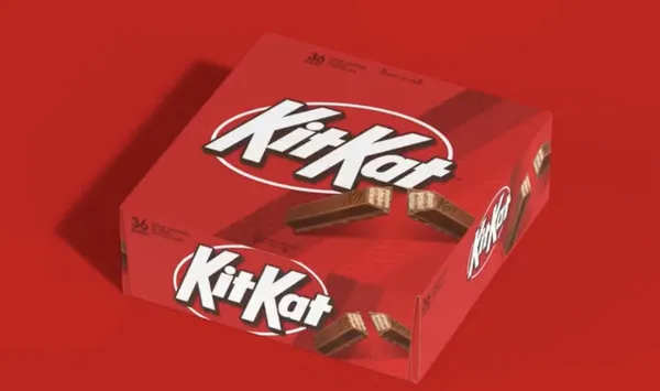 美國經典巧克力威化餅 KitKat換新裝！以洗練、易碎的字體增強與商品連結，主攻北美市場