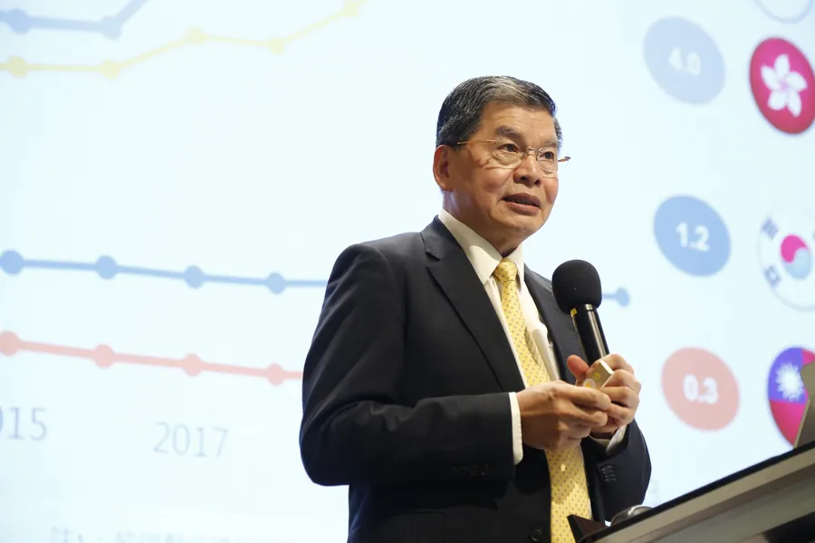 國泰內控爭議一表看懂！從郭明鑑兼職、認賠9.5億到李長庚致歉，9大關鍵時間全整理
