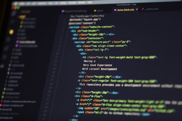  用「感覺」寫程式成新潮流！AI 引爆 Vibe Coding 時代，軟體工程師會變多還是被淘汰？