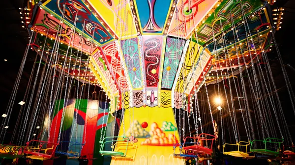 Luna Luna 藝術遊樂園
