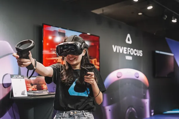 HTC VIVE Focus Vision