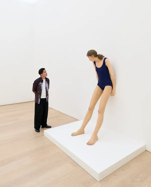 Ron Mueck 規模最大回顧展
