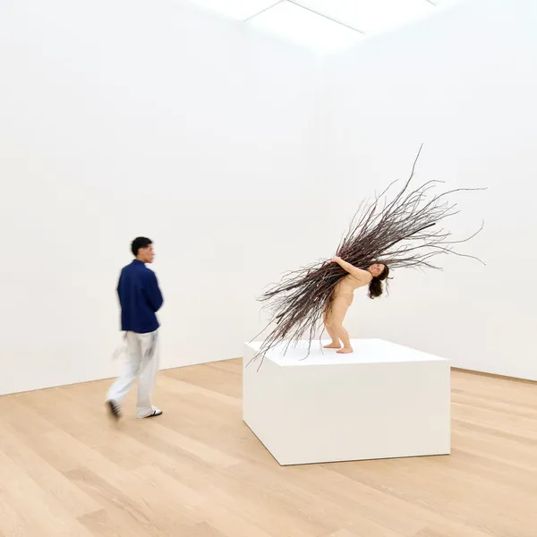 Ron Mueck 規模最大回顧展