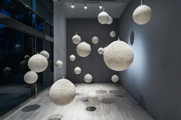 大卷伸嗣來台！大型個展「自轉和公轉」