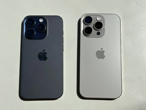 iPhone 16 Pro iPhone 15 Pro 外型(1).jpg