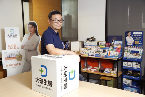  大研生醫創辦人張家銘辭世！從愛情公寓改賣保健食品，他如何做到年收11億？