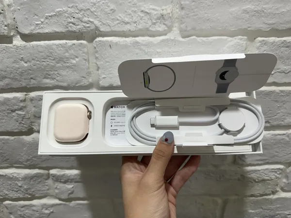 Apple Watch Series 10 盒裝