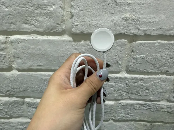 Apple Watch Series 10 編織充電線。.jpg