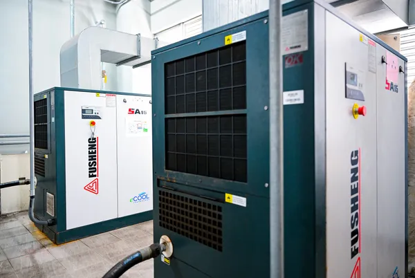 2. VOLVO 為落實永續理念與願景，積極攜手全台經銷合作夥伴，陸續完成用電設備健檢，檢測各項用電